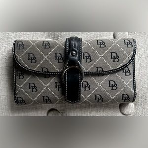 Dooney & Bourke Signature slim wallet